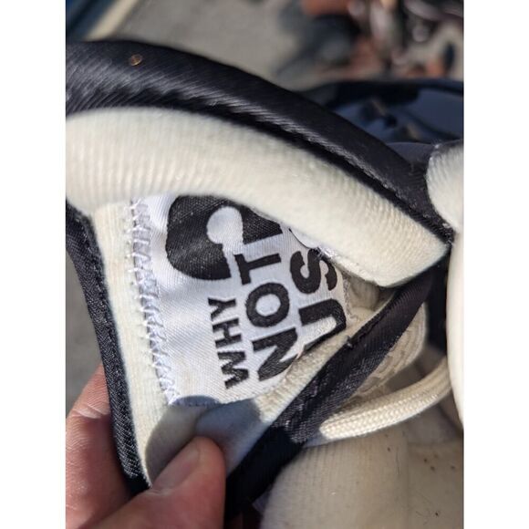 Reebok Question Mid Kids "Why Not US" Size 6 in good condition. - Picture 6 of 8